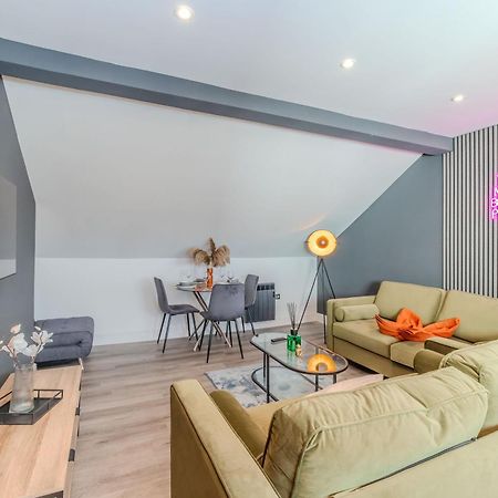 Luxe City Living L 2-Bedroom Flat With Free Parking 브라이턴 외부 사진