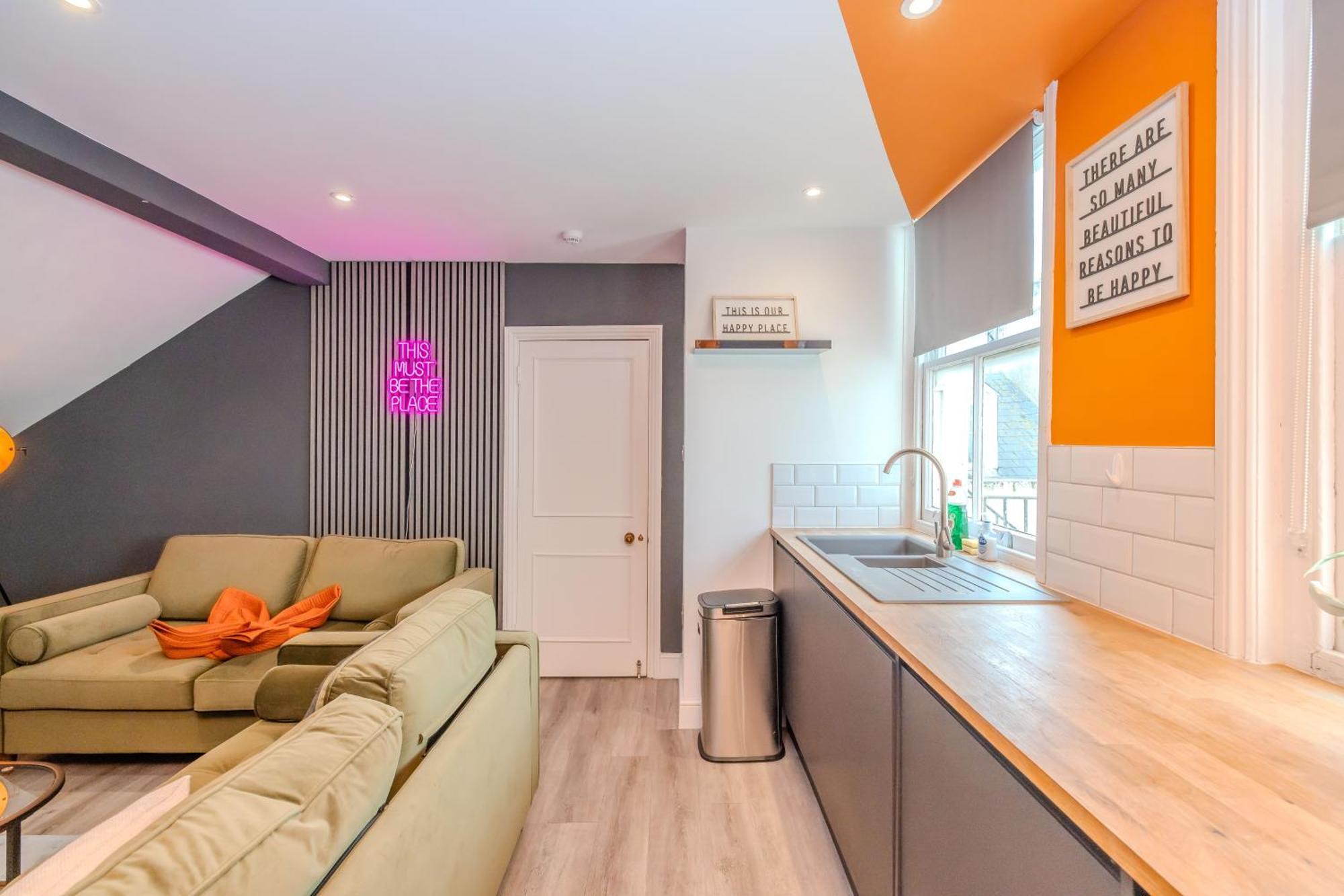 Luxe City Living L 2-Bedroom Flat With Free Parking 브라이턴 외부 사진