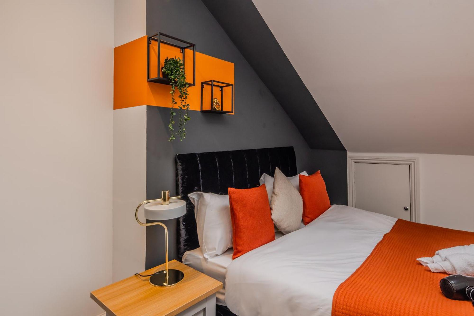 Luxe City Living L 2-Bedroom Flat With Free Parking 브라이턴 외부 사진