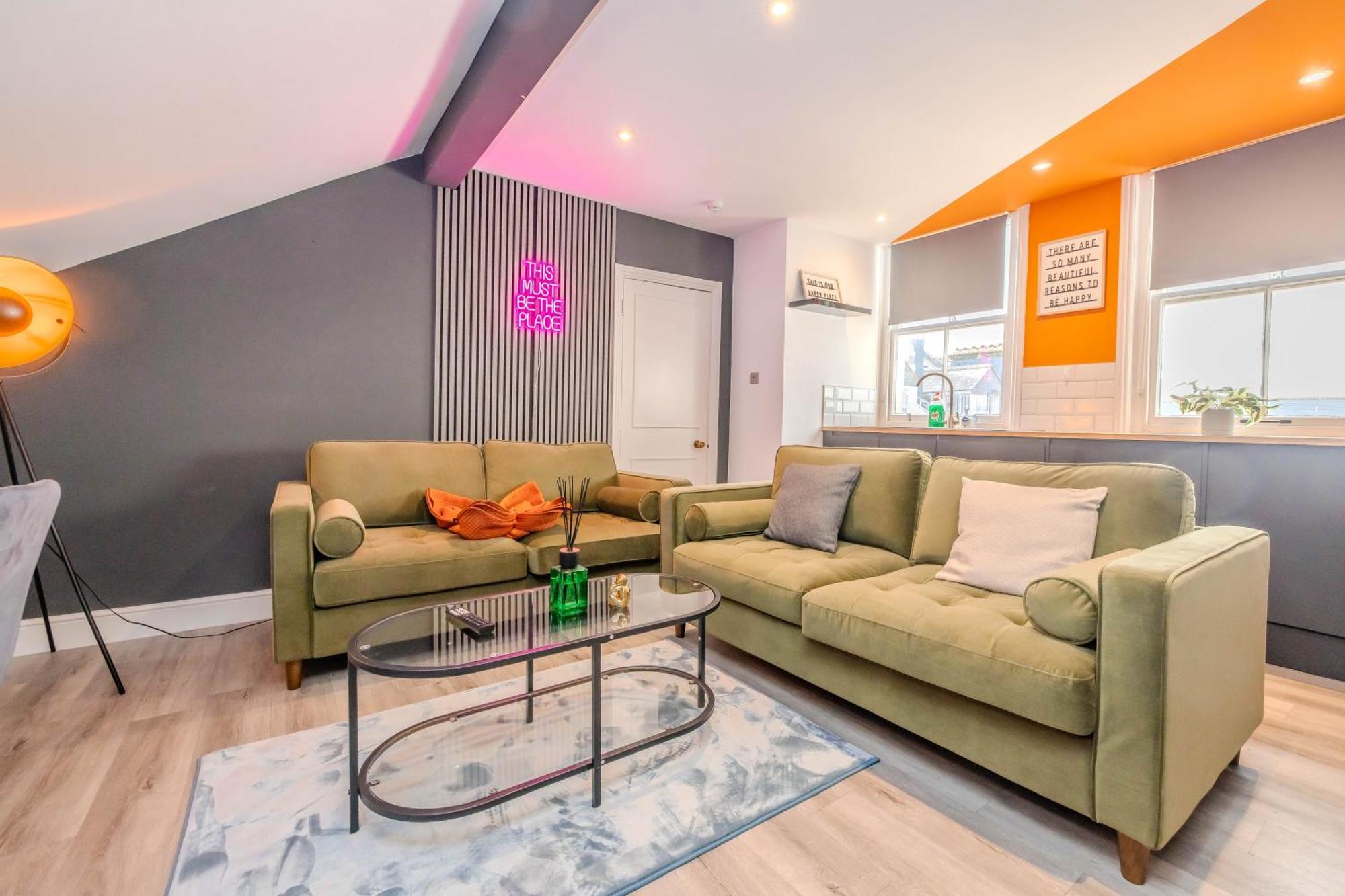 Luxe City Living L 2-Bedroom Flat With Free Parking 브라이턴 외부 사진