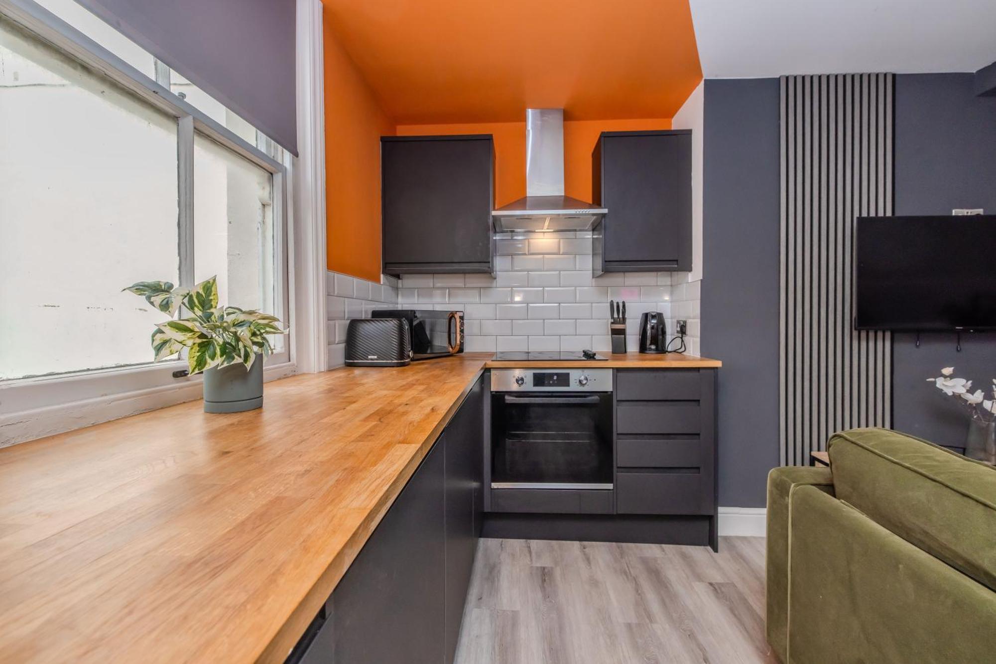Luxe City Living L 2-Bedroom Flat With Free Parking 브라이턴 외부 사진