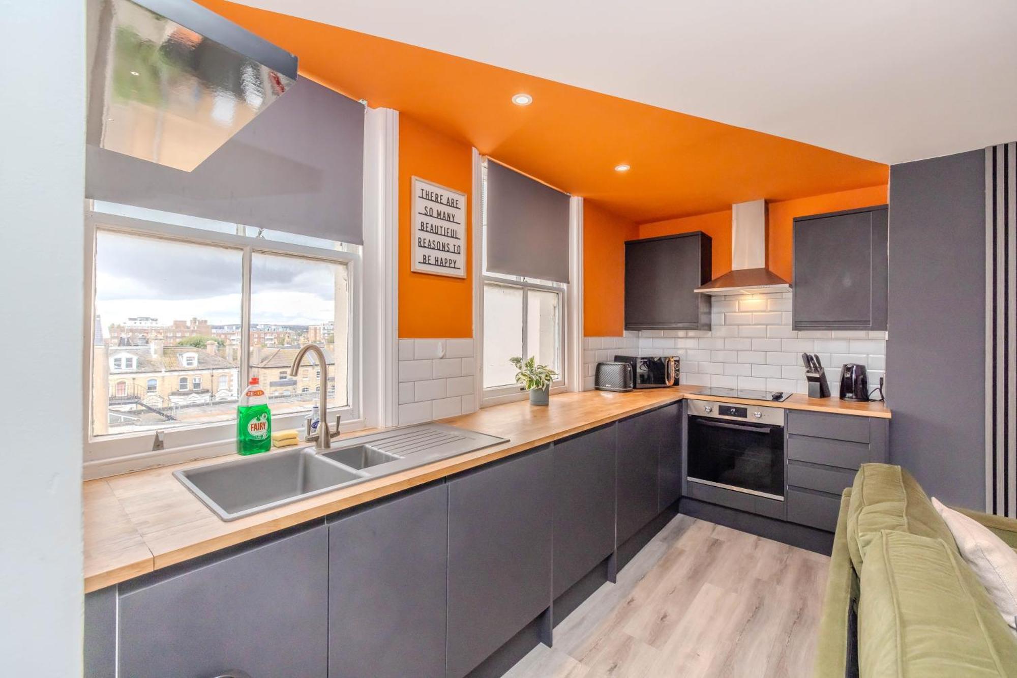 Luxe City Living L 2-Bedroom Flat With Free Parking 브라이턴 외부 사진